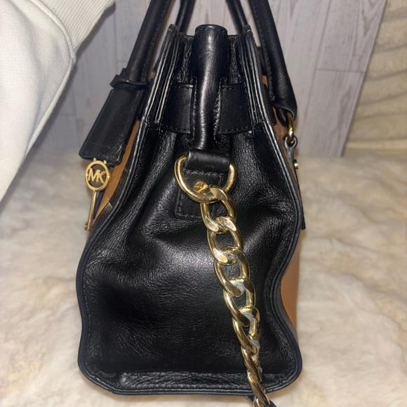 Sold - Picture 6 of 10